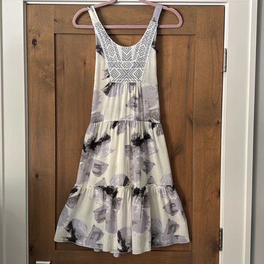 Umgee Tiered Embroidered front floral Midi Dress Womens M Floral cross over back